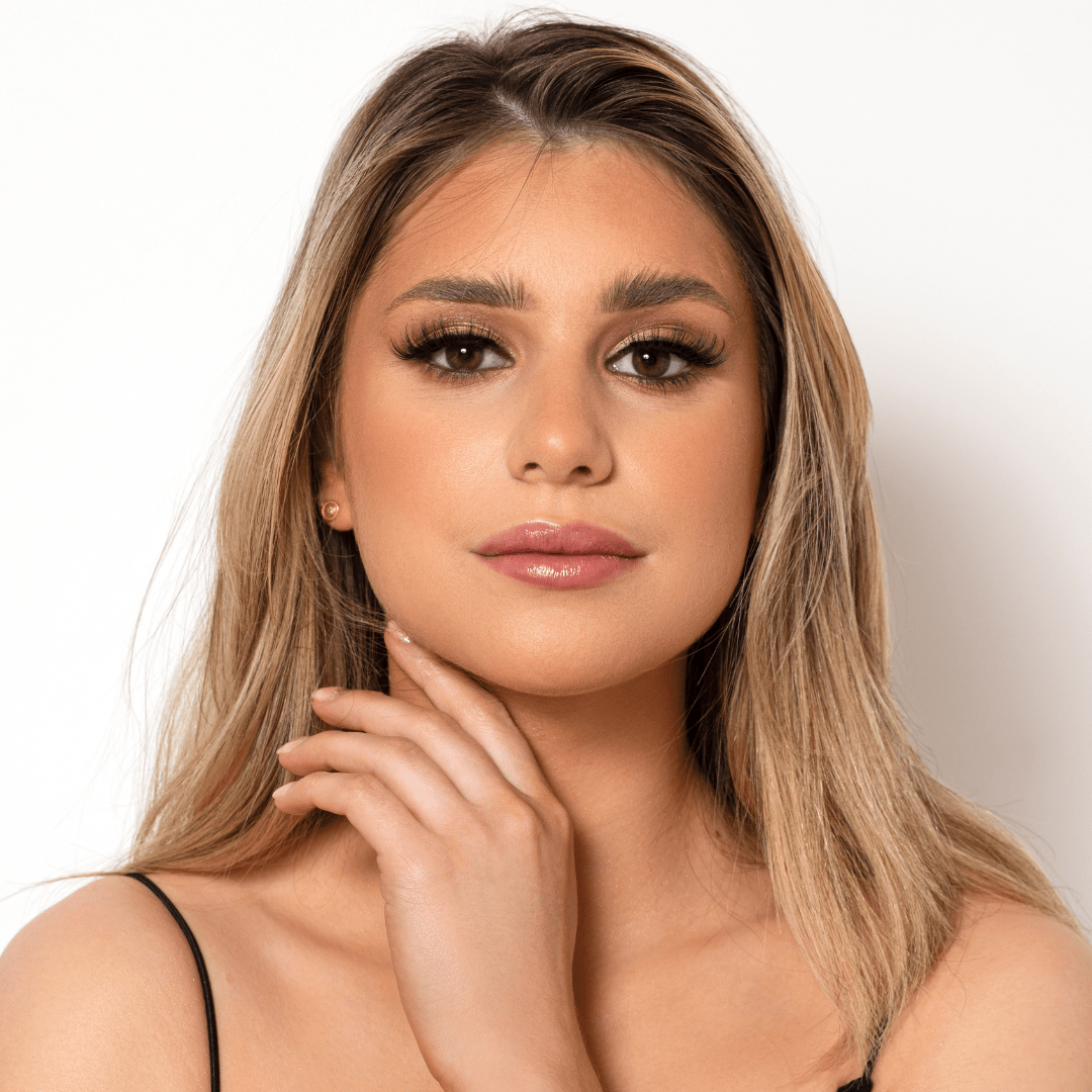 Hottie rzęsy magnetyczne na modelce