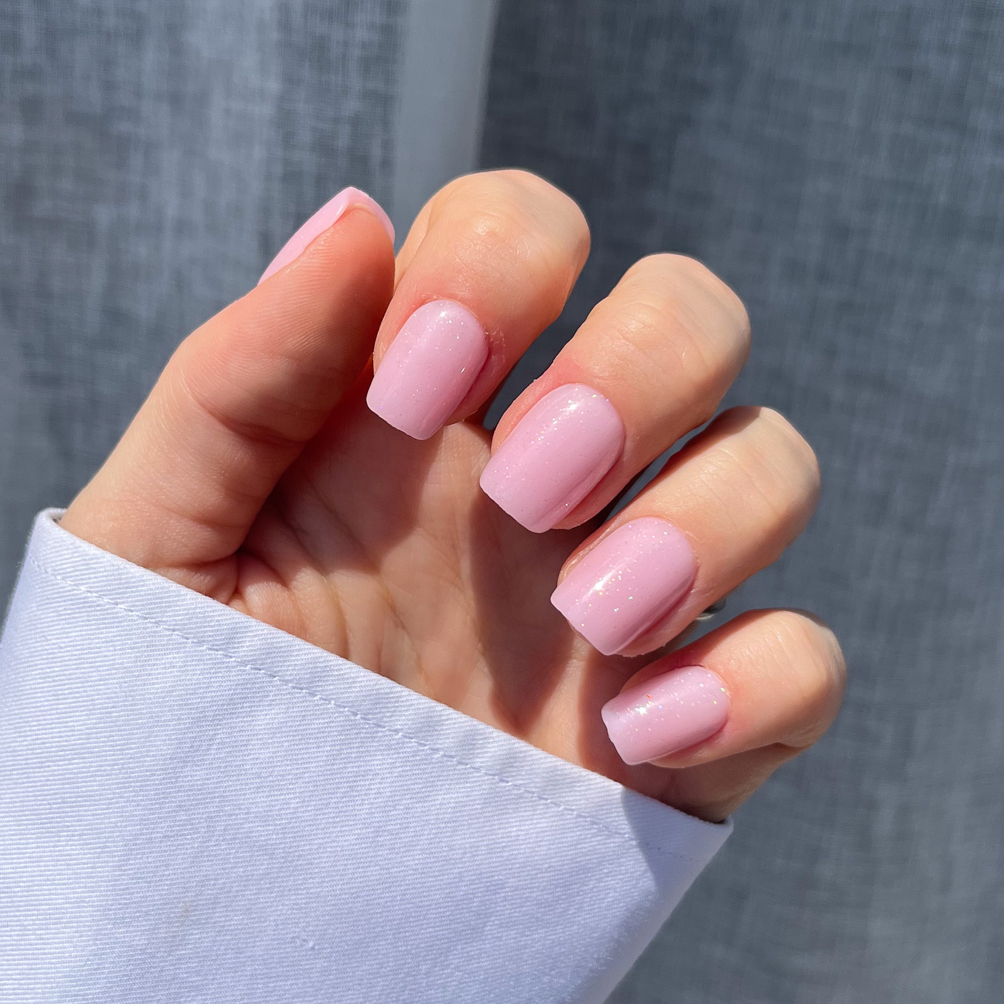 Falsche Nägel zum Aufdrücken glitzern