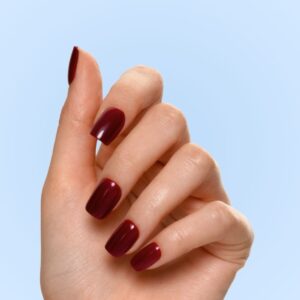 burgundy paznokcie