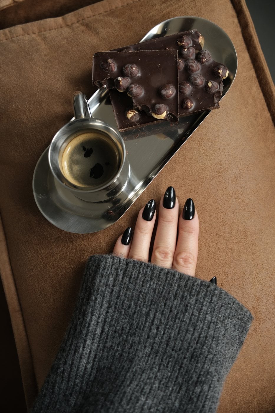 Manicure press on Wink Beauty przy kawie